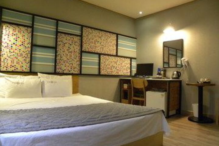 Room 21 of 53