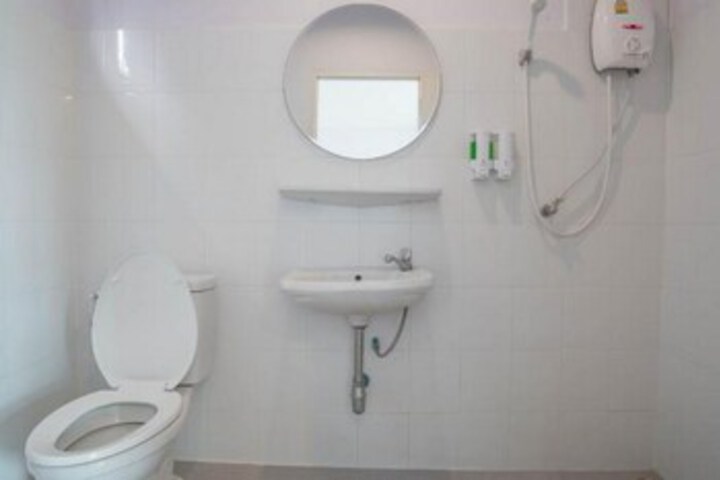 Room 2 of 9