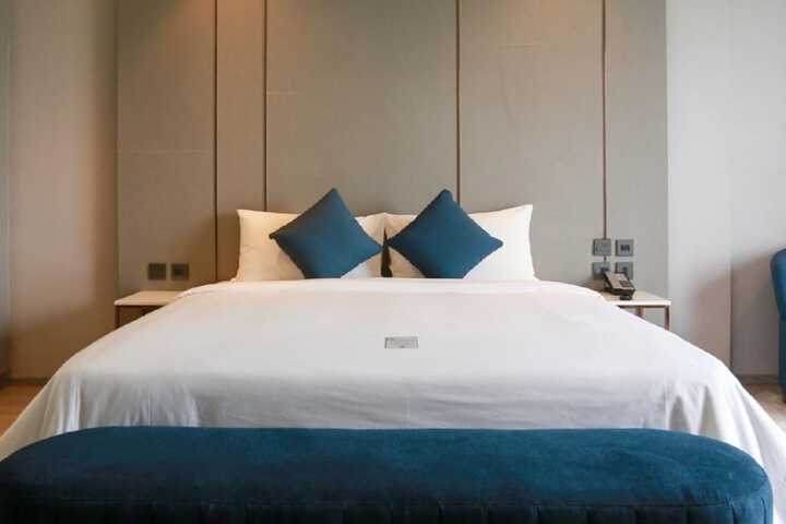 Room 19 of 64