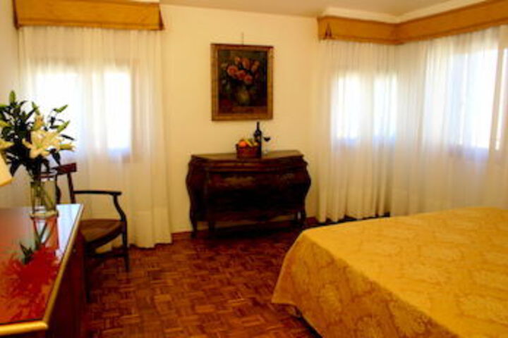 Room 9 of 23