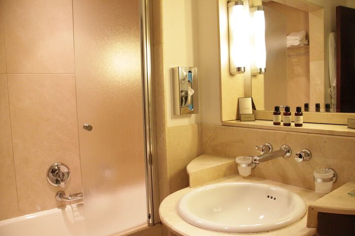 Room 50 of 129
