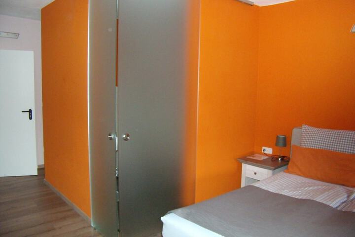 Room 11 of 82