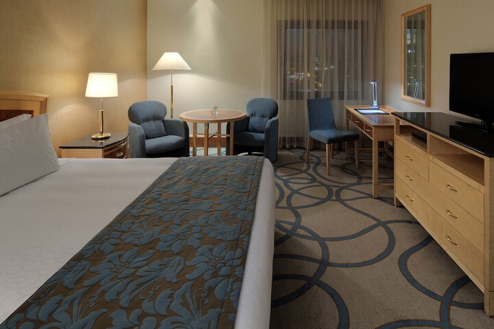 Room 10 of 180