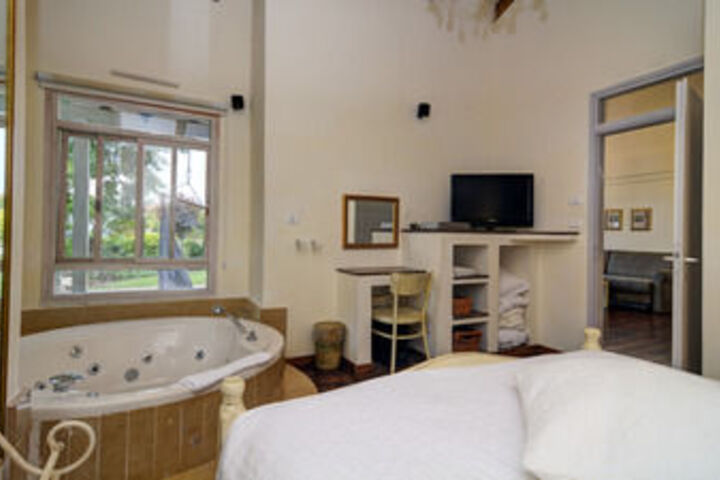 Room 10 of 21