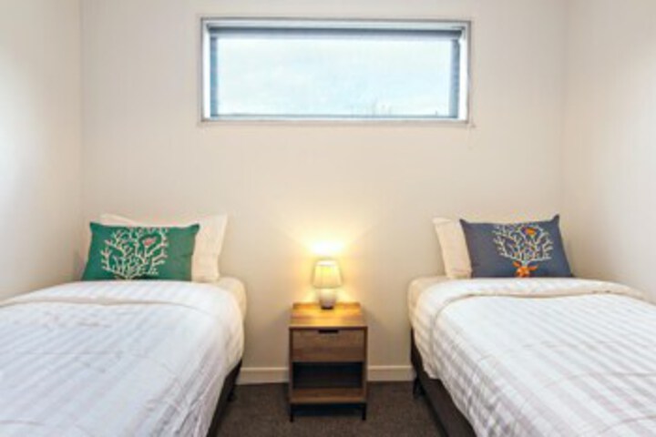 Room 12 of 16