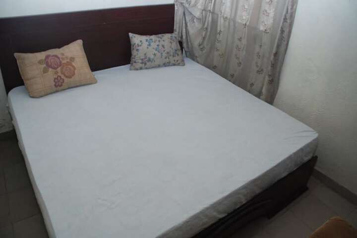 Room 6 of 14