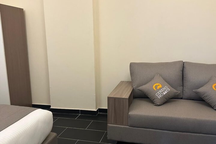 Room 4 of 16