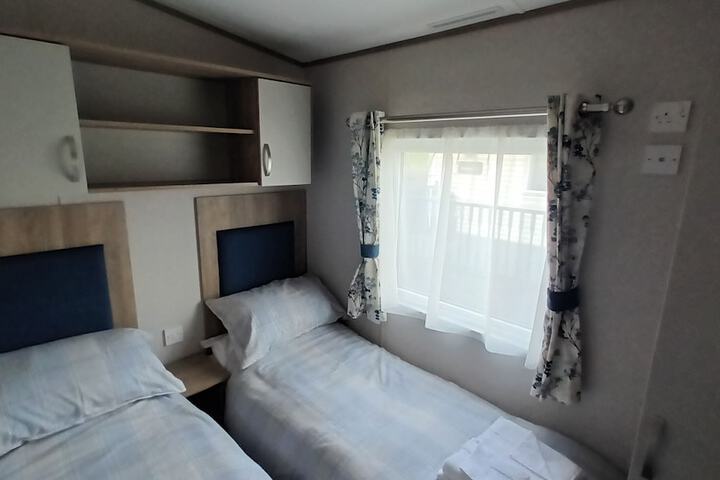 Room 16 of 29