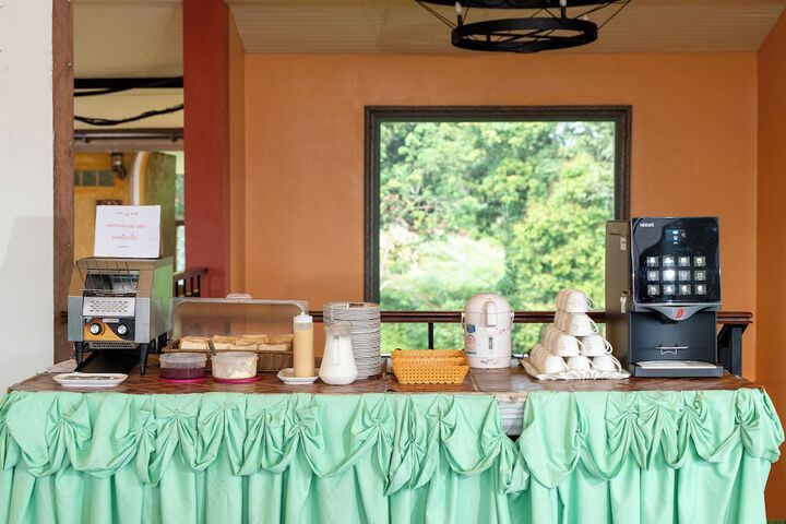 Breakfast/Coffee Service 254 of 289