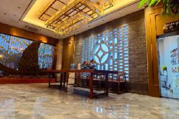 Luocheng Fengxucheng Hotel
