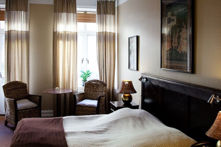 Room 5 of 48