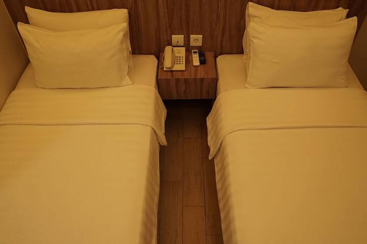 Room 10 of 20