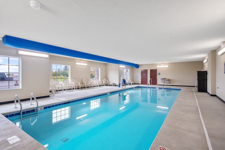 Swimming pool at Comfort Inn & Suites Morgan - South Ogden
