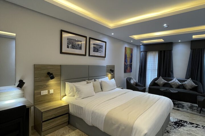 Room 21 of 46