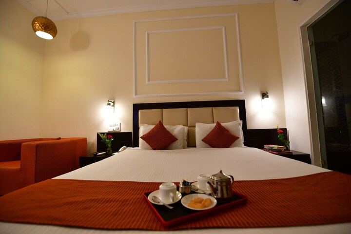 Room 20 of 44