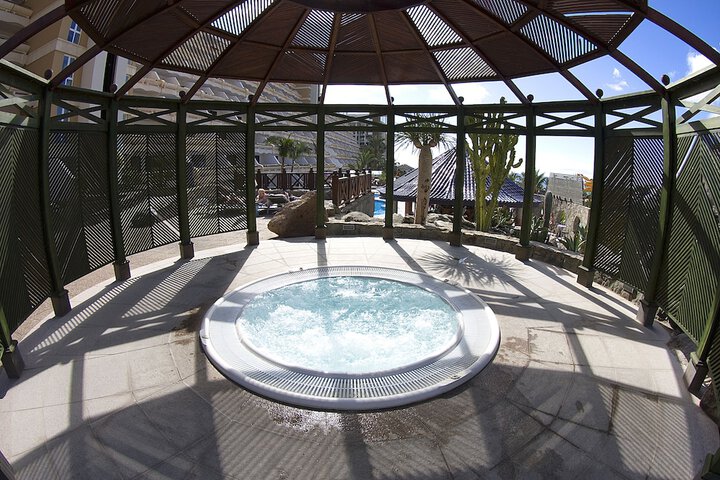 Pool Hotel