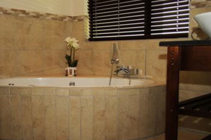 Hot Tub 33 of 33