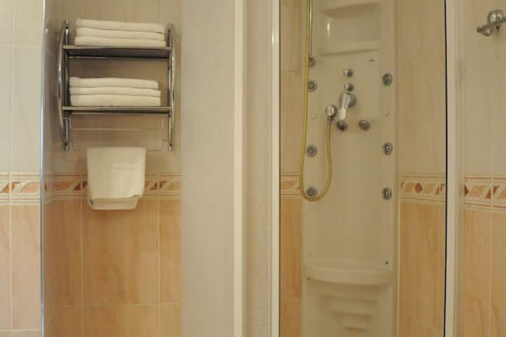 Room 23 of 44