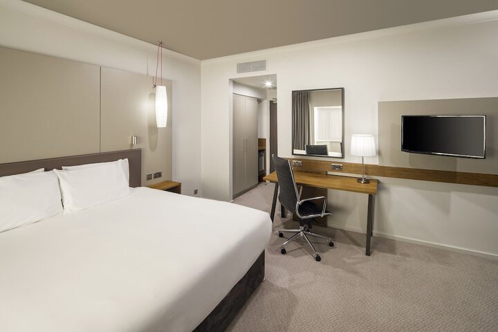 Room 10 of 86