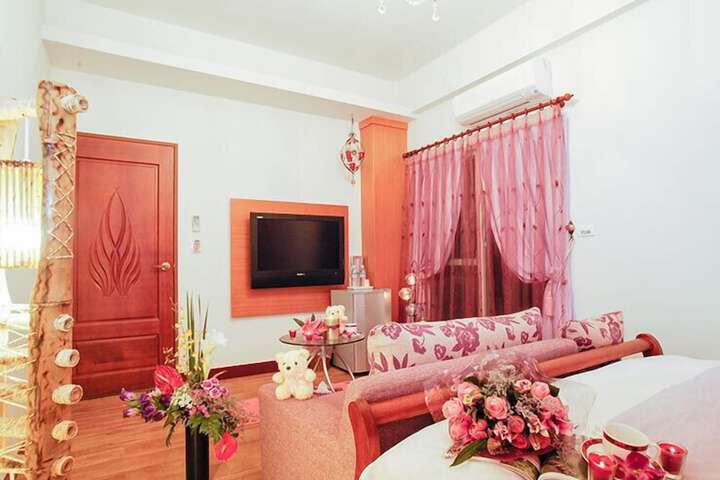 Room 14 of 27