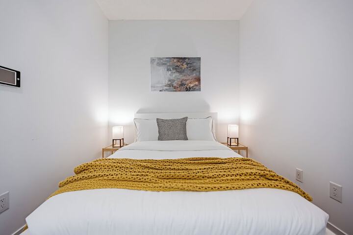 Room 3 of 273