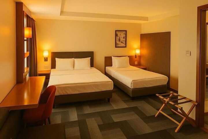 Room 18 of 34
