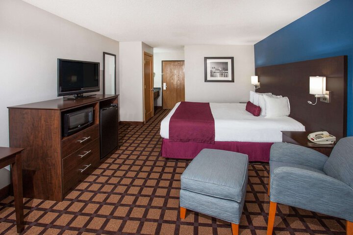 1 King Bed (13 of 18)