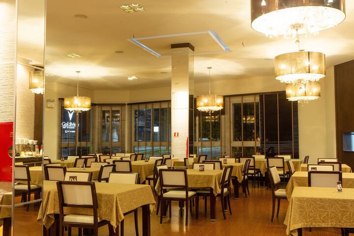 Dining 41 of 56