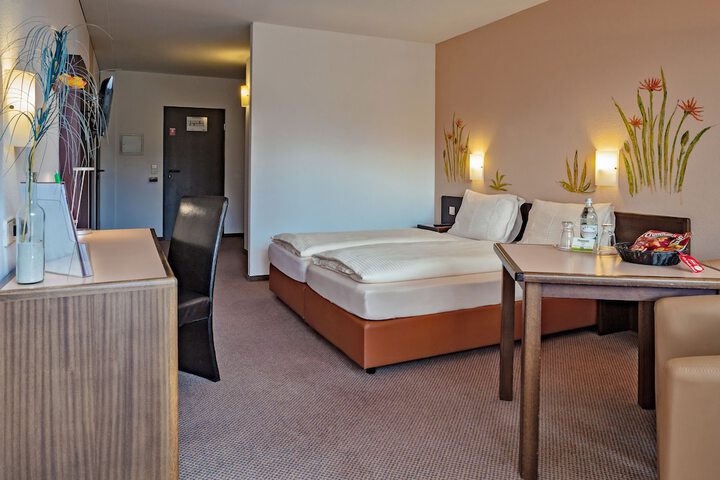 Room 12 of 70