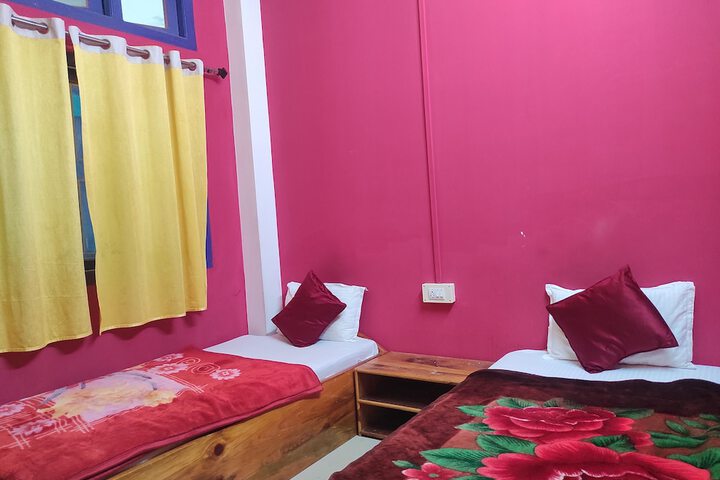 Room 5 of 10