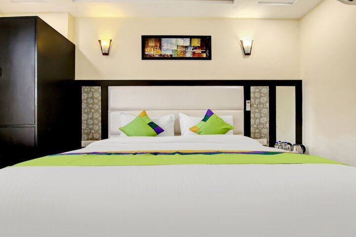 Room 12 of 21