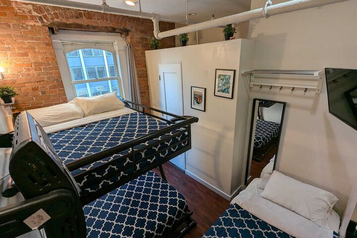 Room 77 of 268