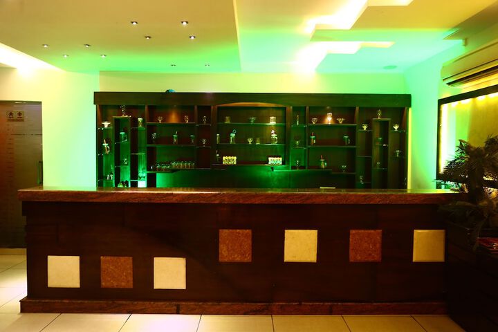 Lounge 60 of 75