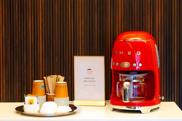 Breakfast/Coffee Service 40 of 54