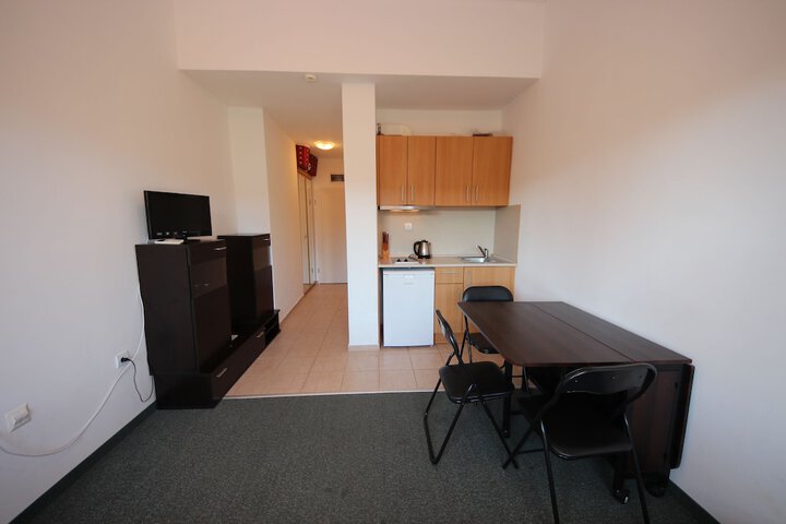 Room 71 of 177