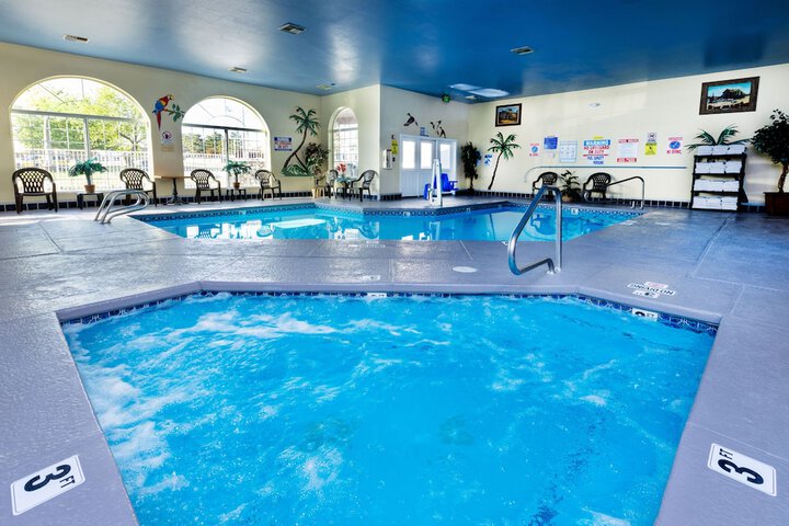 Pool Hotel