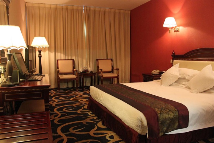Room 10 of 24