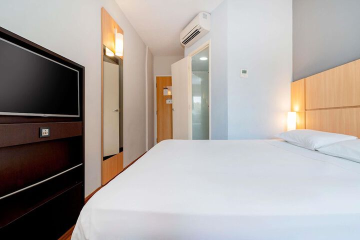 Room 7 of 70