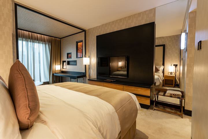 Room 12 of 14