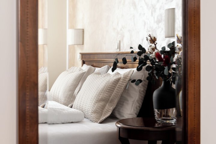 Room 4 of 24