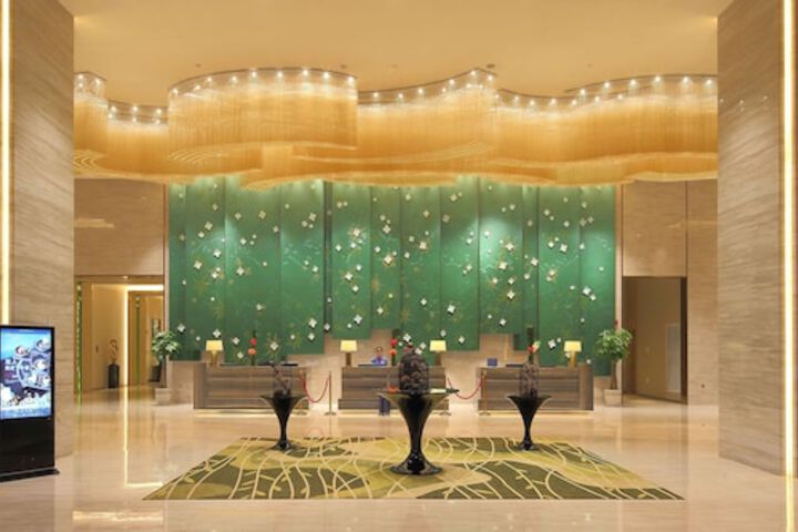 Entrance & Lobby