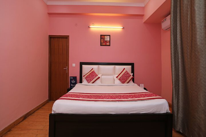 Room 5 of 19
