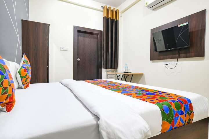 Room 13 of 27