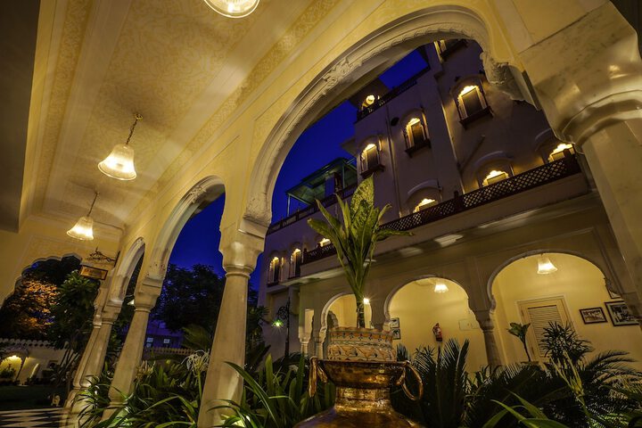 Hotel Lobby