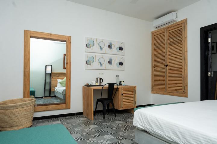 Room 8 of 61