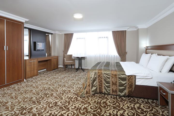 Room 5 of 44