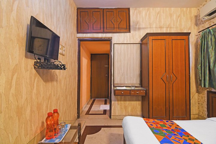 Room 17 of 27