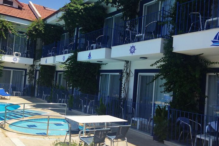 Hotel 102 of 105