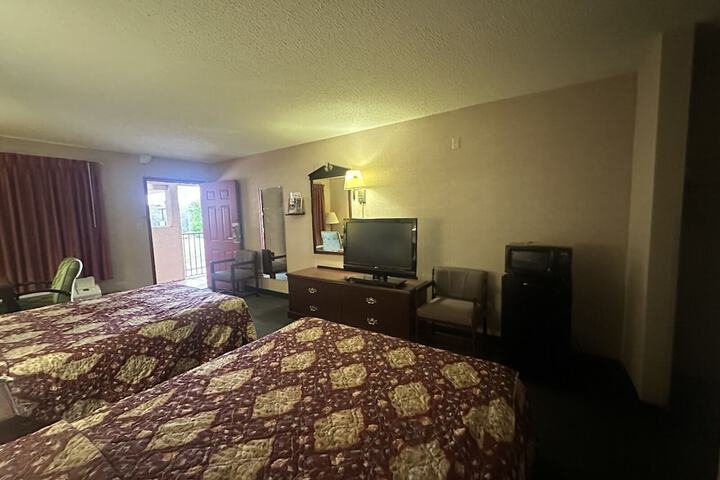 Room 16 of 27