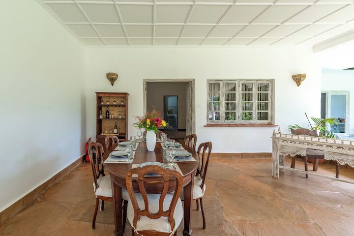 Dining 70 of 79